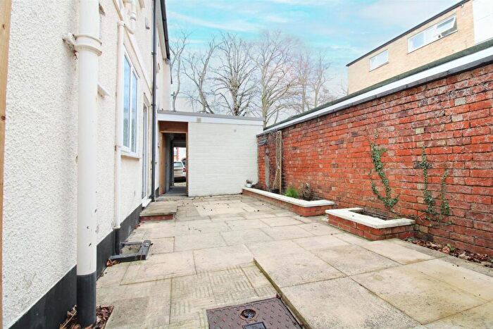 3 Bedroom Flat To Rent In Fairview, Cheltenham, GL52