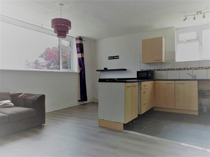 1 Bedroom Flat To Rent In Carver Court, Wake Green Road, Tipton, DY4