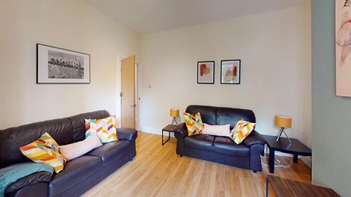 4 Bedroom Semi-Detached House To Rent In Wellington Street, Nottingham, NG3