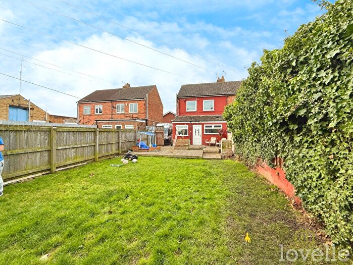 3 Bedroom Semi-Detached House For Sale In Wall Street, Gainsborough, DN21