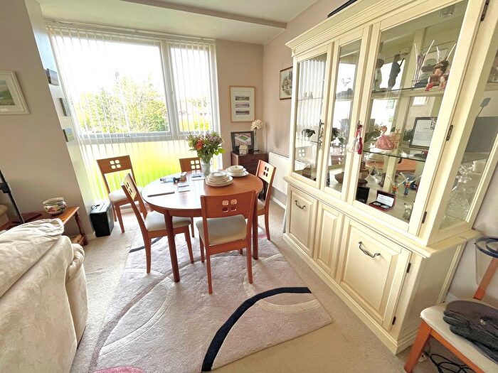 2 Bedroom Flat For Sale In Sea Avenue, Rustington, West Sussex, BN16