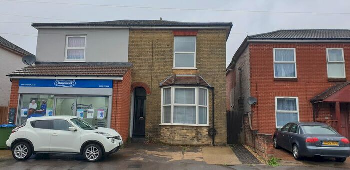 1 Bedroom Flat To Rent In Lodge Road, Southampton, SO14