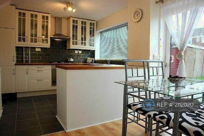 3 Bedroom Semi-Detached House To Rent In Guildford Drive, Ashton-Under-Lyne, OL6