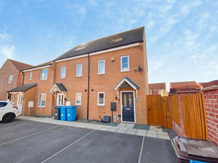 3 Bedroom End Of Terrace House For Sale In Bounty Drive, Hull, HU7