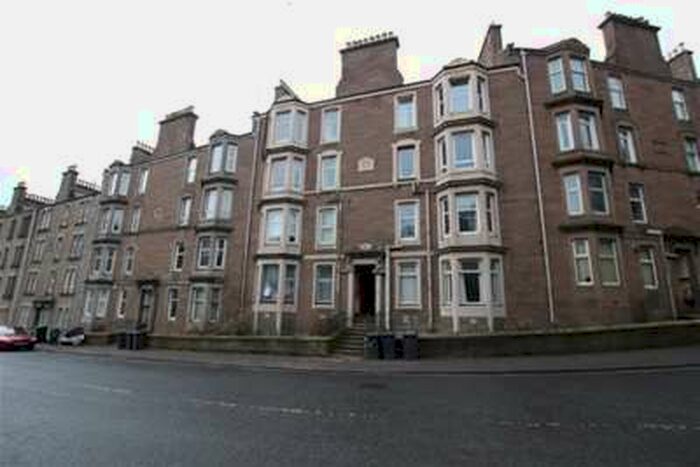 2 Bedroom Flat To Rent In Lochee Road, Central, DD2