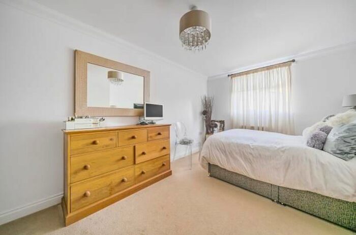 2 Bedroom Flat For Sale In Holland Road, Plymstock, Plymouth, Devon, PL9