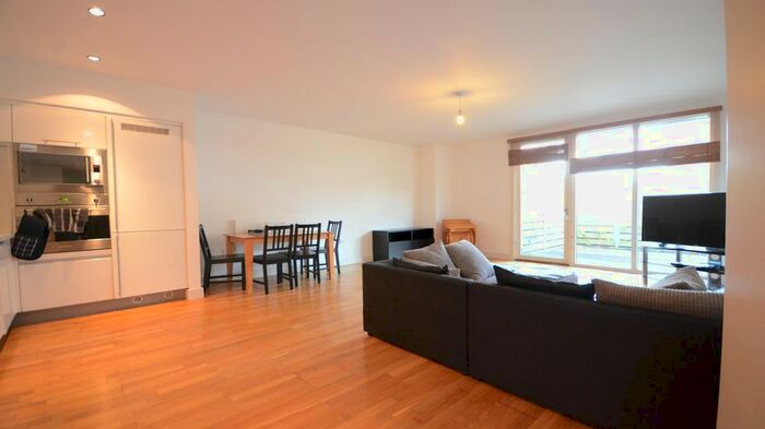 2 Bedroom Flat To Rent In The Courtyard, Beggarwood, Basingstoke, RG22