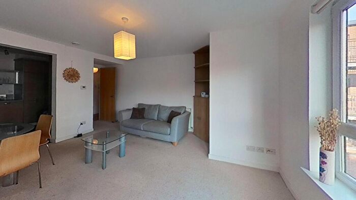 2 Bedroom Flat To Rent In Salamander Court, Edinburgh, EH6