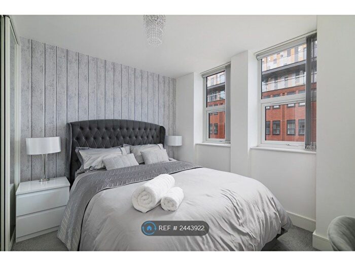 2 Bedroom Flat To Rent In Mercury Gardens, Romford, RM1