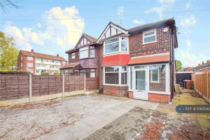 3 Bedroom Semi-Detached House To Rent In Lancaster Road, Salford, M6