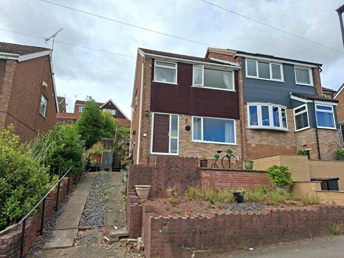 3 Bedroom Semi-Detached House For Sale In Smithy Moor Avenue, Stocksbridge, S36