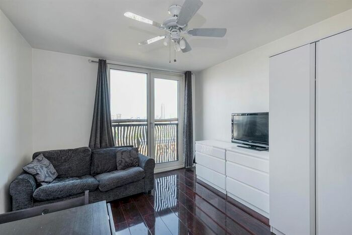 1 Bedroom Flat To Rent In Woods House, Grosvenor Waterside, Gatliff Road, Chelsea, London, SW1W