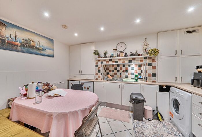 1 Bedroom Flat For Sale In Kingsbury Road, London, NW9