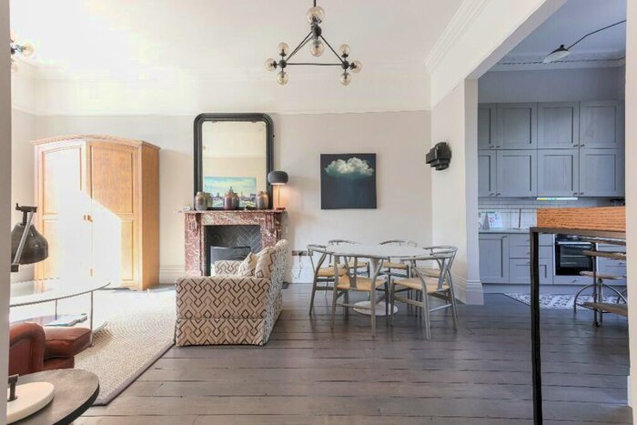 2 Bedroom Apartment To Rent In Harley Road, Hampstead, NW3