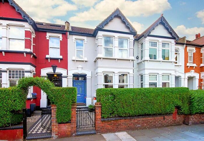 4 Bedroom Terraced House For Sale In Princes Avenue, Finchley, N3