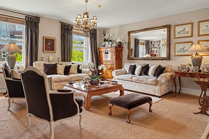 2 Bedroom Flat For Sale In Oakley Street, Chelsea, SW3