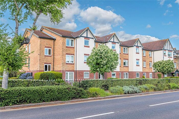 2 Bedroom Apartment For Sale In Station Road, Thorpe Bay, Essex, SS1