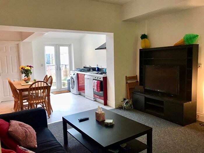 6 Bedroom Town House To Rent In Malvern Villas, Durham, DH1