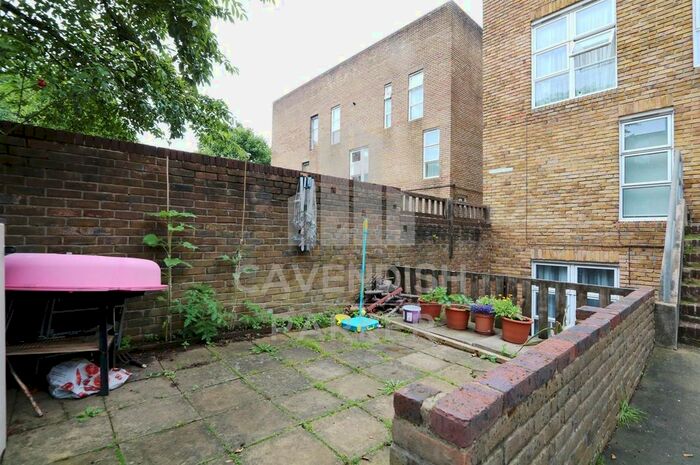 3 Bedroom Flat To Rent In Byworth Walk, Archway, London, N19