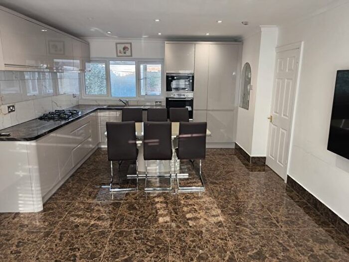 3 Bedroom Bungalow To Rent In The Furlong, Bedford, MK41