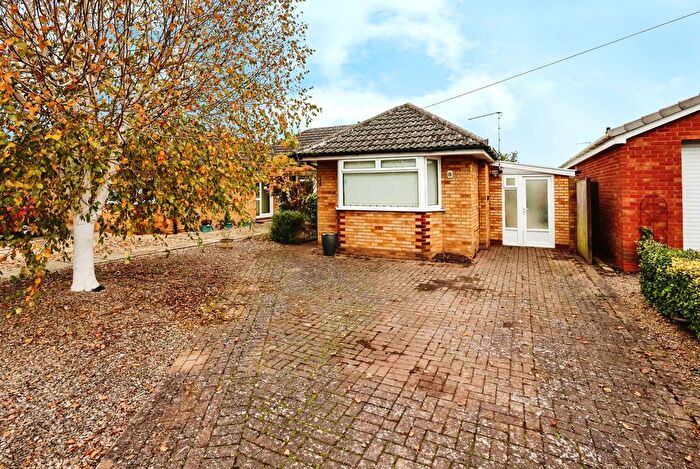 3 Bedroom Bungalow For Sale In Petersfield Drive, Droitwich, WR9