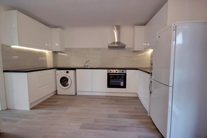 2 Bedroom Apartment To Rent In Old Manor Lawns, Long Lane, Beverley, HU17