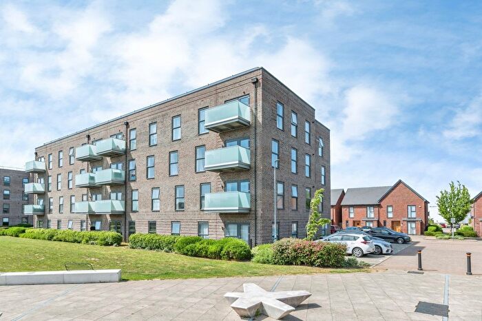 2 Bedroom Flat For Sale In Colliford Road, West Thurrock, Grays, Essex, RM20