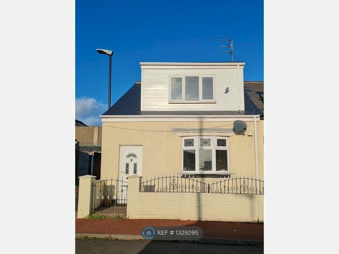 3 Bedroom End Of Terrace House To Rent In Julius Caesar St, Sunderland SR5