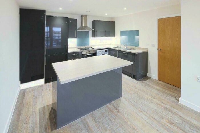 2 Bedroom Apartment To Rent In Bow Square, Queensway, Southampton, Hampshire, SO14