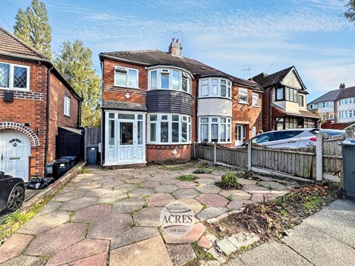 3 Bedroom Semi-Detached House For Sale In Perry Wood Road, Great Barr, Birmingham, B42
