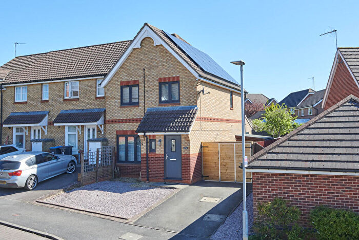 3 Bedroom Semi-Detached House For Sale In Tymecrosse Gardens, Market Harborough, LE16
