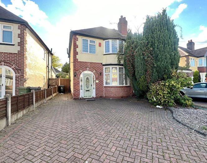 3 Bedroom Semi-detached House For Sale In Delves Crescent, Walsall, West Midlands, WS5