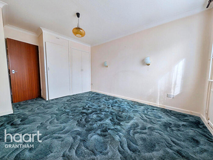 2 Bedroom Detached Bungalow For Sale In Greenfields Lane, Sleaford, NG34