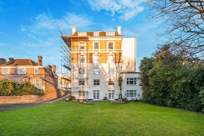 2 Bedroom Flat For Sale In Hamilton Hall, Hamilton Terrace, NW8