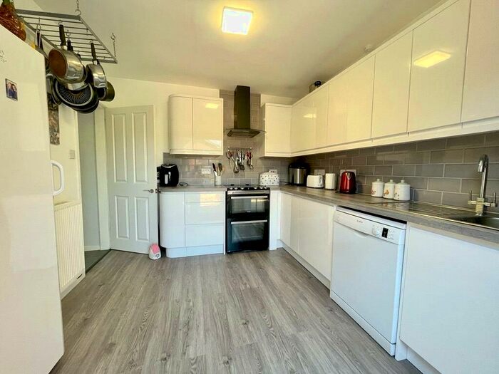 2 Bedroom Detached House For Sale In Maesmawr, Rhayader, Powys, LD6