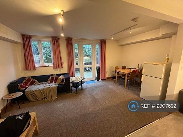 3 Bedroom Flat To Rent In Argyle Road, St. Pauls, Bristol, BS2