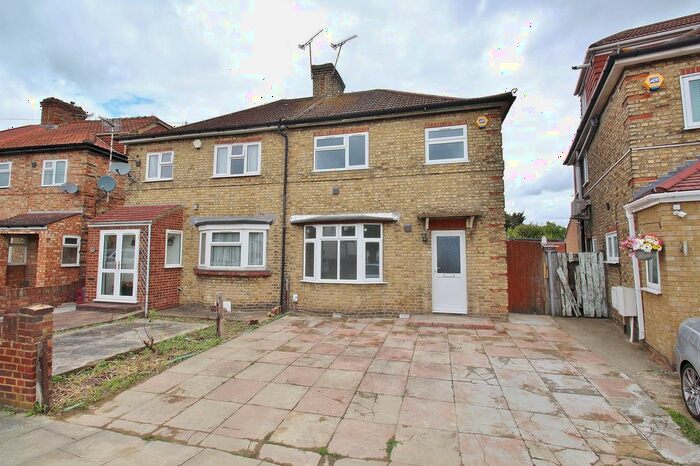 4 Bedroom Semi-Detached House To Rent In Spring Grove Road, Hounslow, TW3