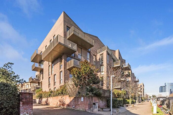 3 Bedroom Flat To Rent In Durham Wharf Drive, Brentford, TW8