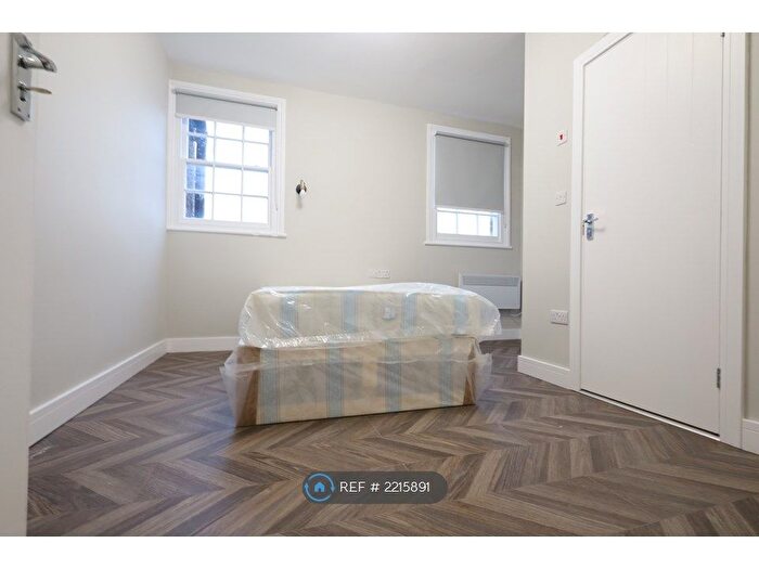 Studio To Rent In Church Road, London, UB3