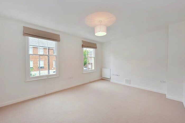 2 Bedroom Flat To Rent In Christchurch Terrace, London, SW3