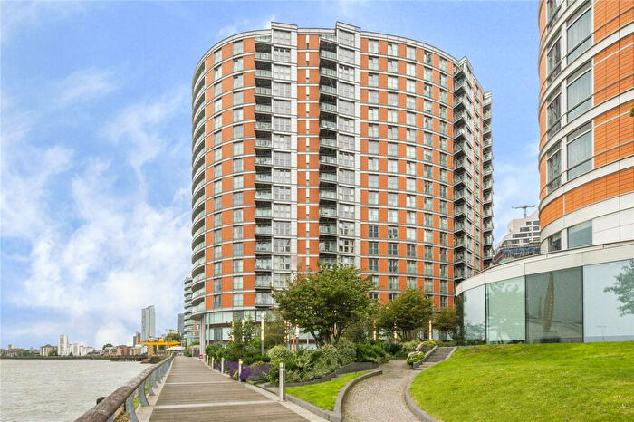 1 Bedroom Apartment To Rent In New Providence Wharf, Fairmont Avenue, London, E14