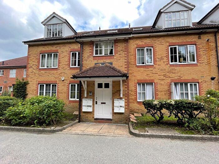 2 Bedroom Flat To Rent In Whyteleafe, CR3