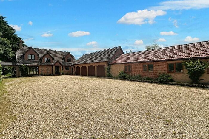 3 Bedroom Detached House For Sale In West Parley, BH22