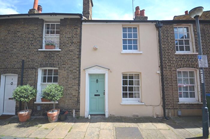 2 Bedroom Terraced House To Rent In Peyton Place, London, SE10