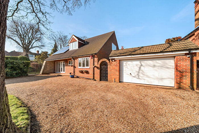 4 Bedroom Detached House For Sale In Hollybank Road, West Byfleet, KT14