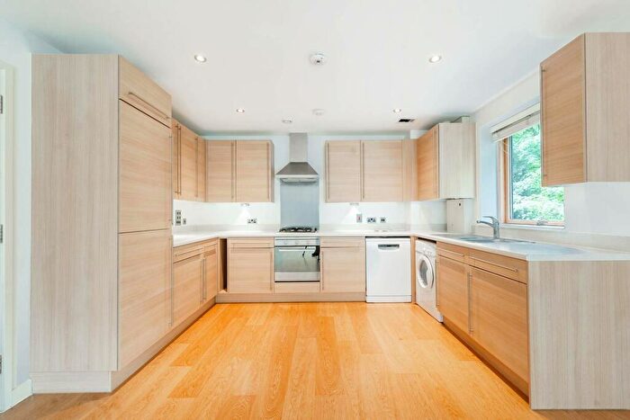 2 Bedroom Flat To Rent In Douglas Close, Stanmore, HA7