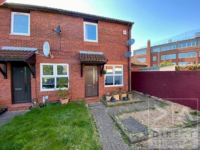 3 Bedroom End Of Terrace House To Rent In Hawthorne Place, Epsom, KT17