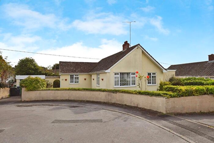 3 Bedroom Detached Bungalow For Sale In Hillview Close, Amesbury, SP4
