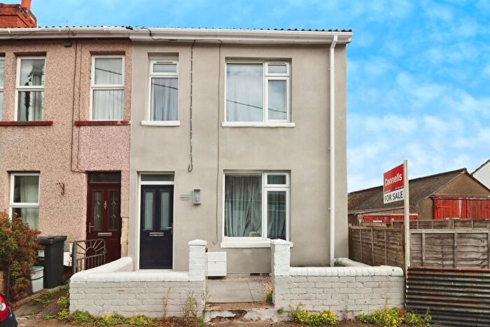 2 Bedroom End Terrace House For Sale In Crown Road, Bristol, BS15