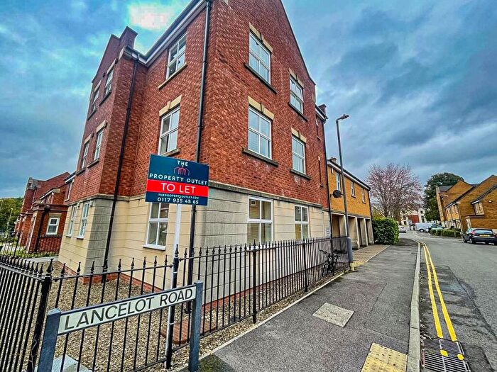 2 Bedroom Coach House To Rent In Lancelot Road, Stoke Park, Bristol, BS16